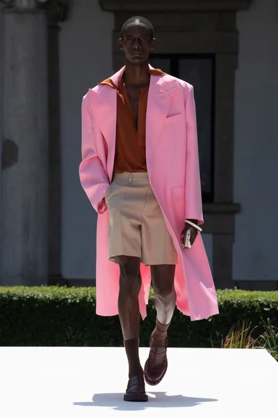 Look 11